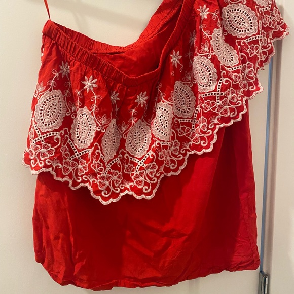 Stella and Dot red one shoulder top - Picture 4 of 4